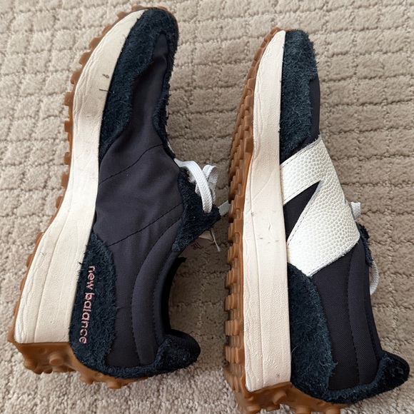 New Balance 327 Navy and Cream Sneakers - Picture 9 of 9